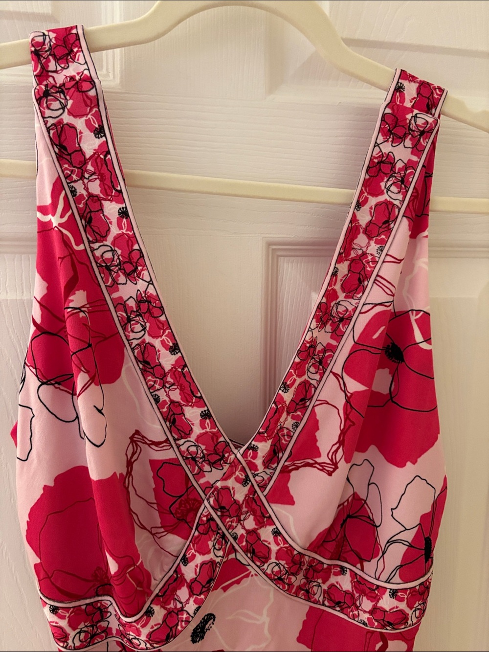 TAHARI Pink & Black Floral V-Neck Tank Top Size large